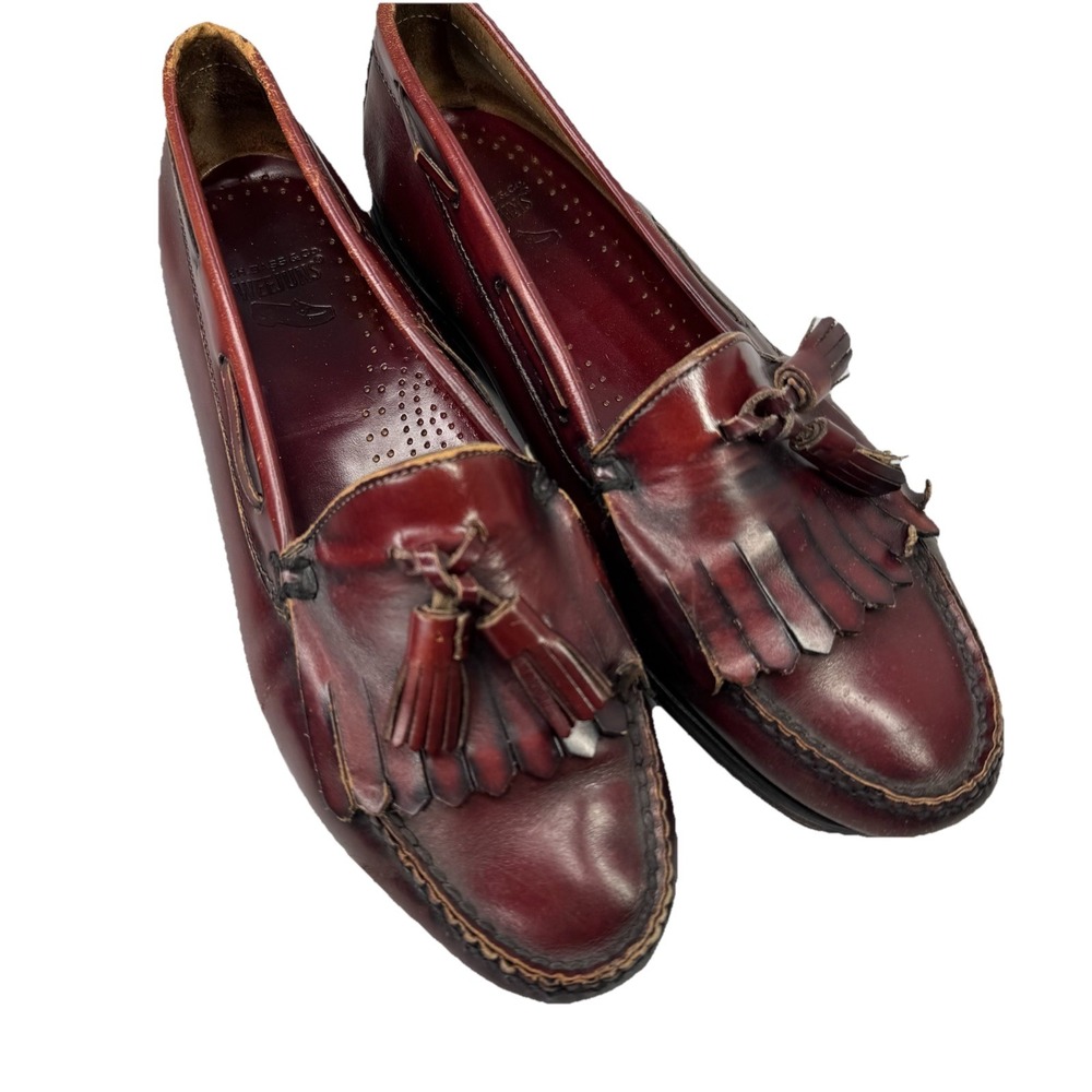 G.H. Bass Weejuns Tassel Loafer Men's Size‎ 9 Dark Red Leather Dress Shoes *Flaw